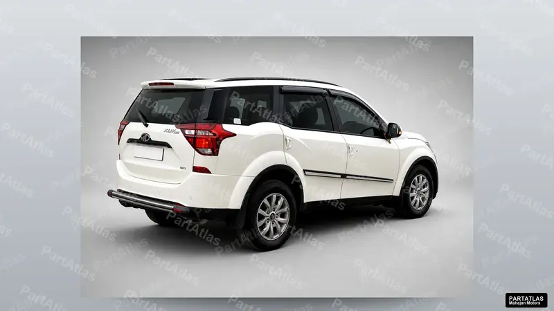 Mahindra XUV500 Gen 2 (2018) rear view