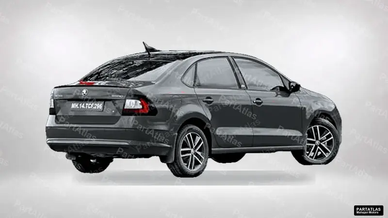 Skoda Rapid 1.0 TSI (2020) rear view