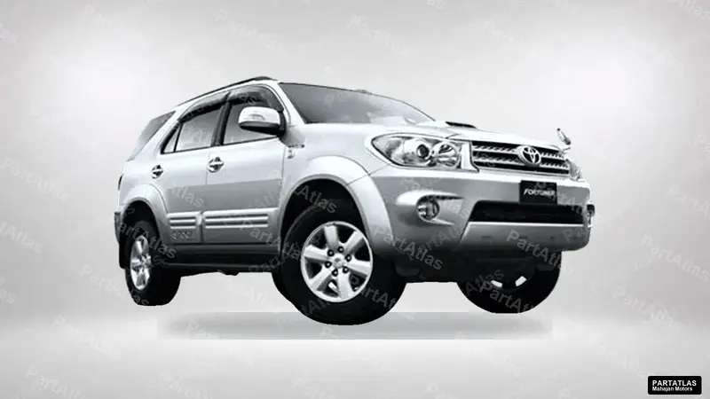 Toyota Fortuner Gen 1 (Aug 2009) front view