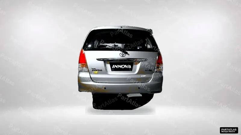 Toyota Innova Gen 1 (2005) rear view